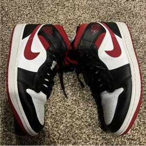 Jordan 1 Mid Gym Red Size 9.5 Mens